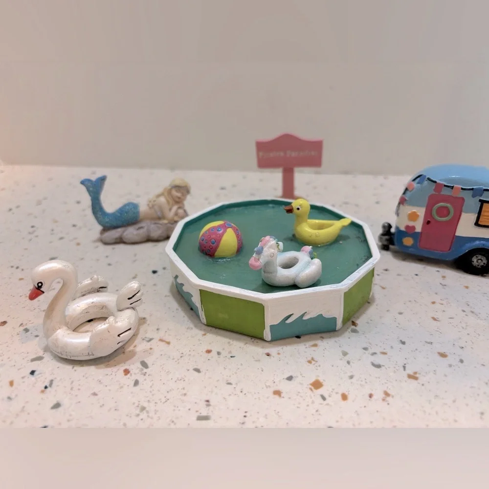 Miniature Minis Mermaid, Pool and‎ Camper Set